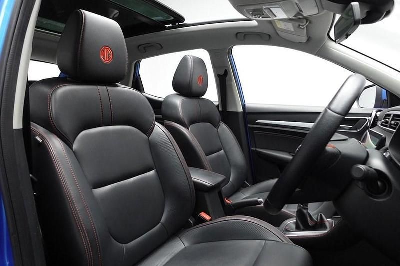 Usado MG ZS Exclusive 111 HP (81 kW) 2022 Azul SUV