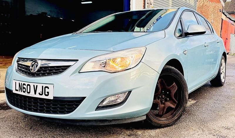 Used Vauxhall Astra 2010 Blue Hatchback