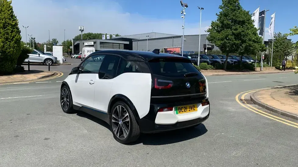 Used BMW i3 Comfort Edition 133 kW (181 HP) 2021 White Hatchback