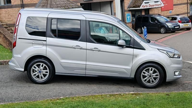 Used Ford Tourneo Connect Titanium 120 HP (88 kW) 2020 Silver MPV