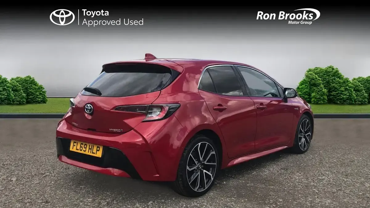 Used Toyota Corolla 122 HP (89 kW) 2019 Red Hatchback