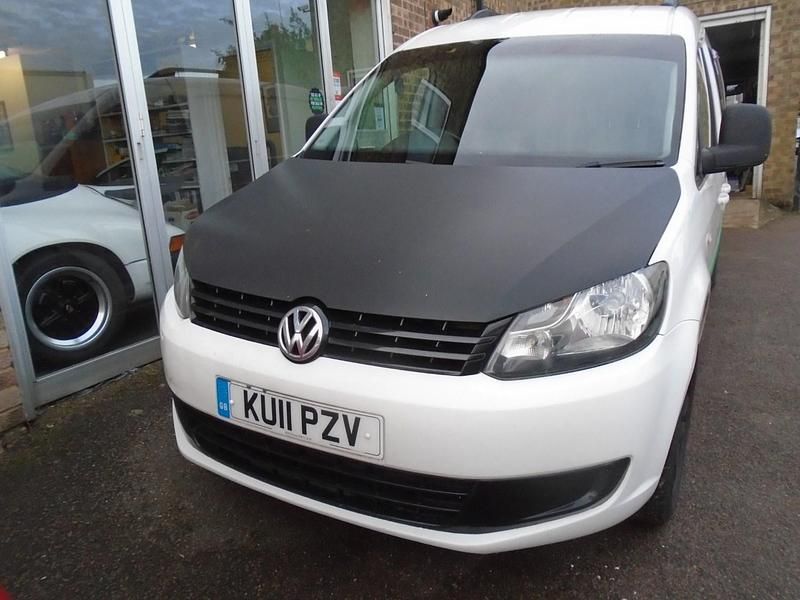 Usado VW Caddy 102 HP (75 kW) 2011 Branco Monovolume