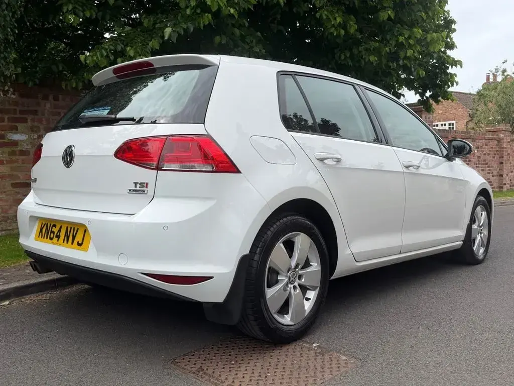 Used VW Golf VII Match 122 HP (89 kW) 2014 White Hatchback
