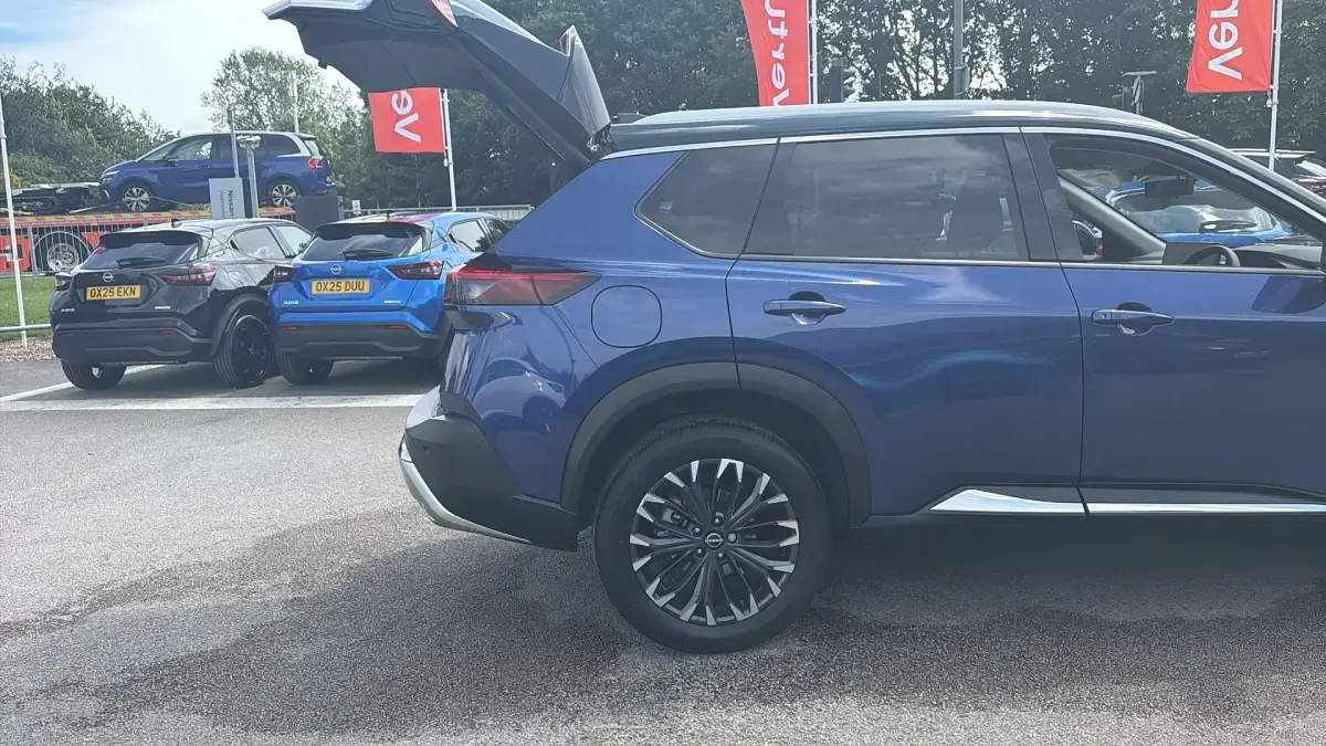 New Nissan X-Trail Tekna 163 HP (119 kW) 2026 Blue SUV