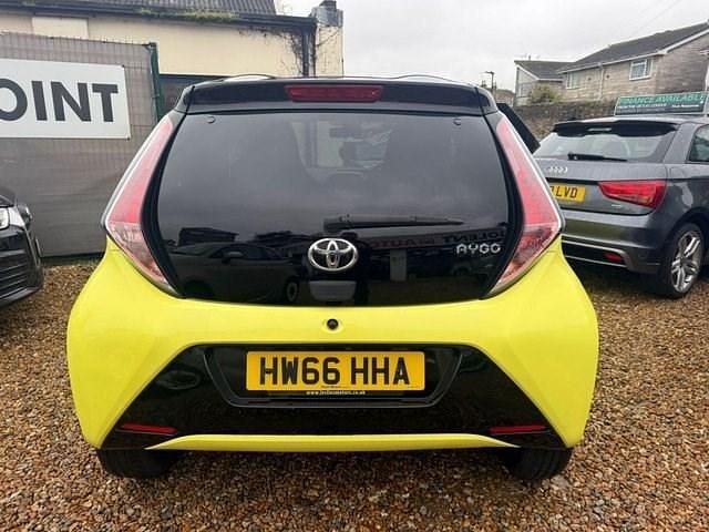 Used Toyota Aygo X-cite 68 HP (50 kW) 2016 Yellow Hatchback