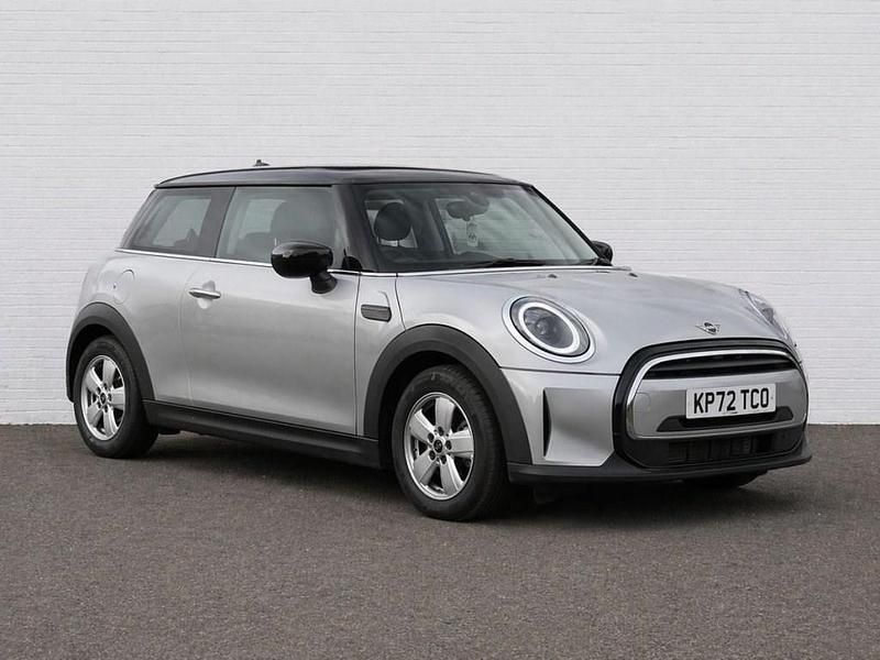 Begagnad Mini Cooper Classic 136 HK (100 kW) 2023 Silver Halvkombi