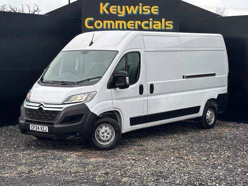 White Used 2024 Citroën Relay Van | £17,990 (Fair price) - Image 1/2