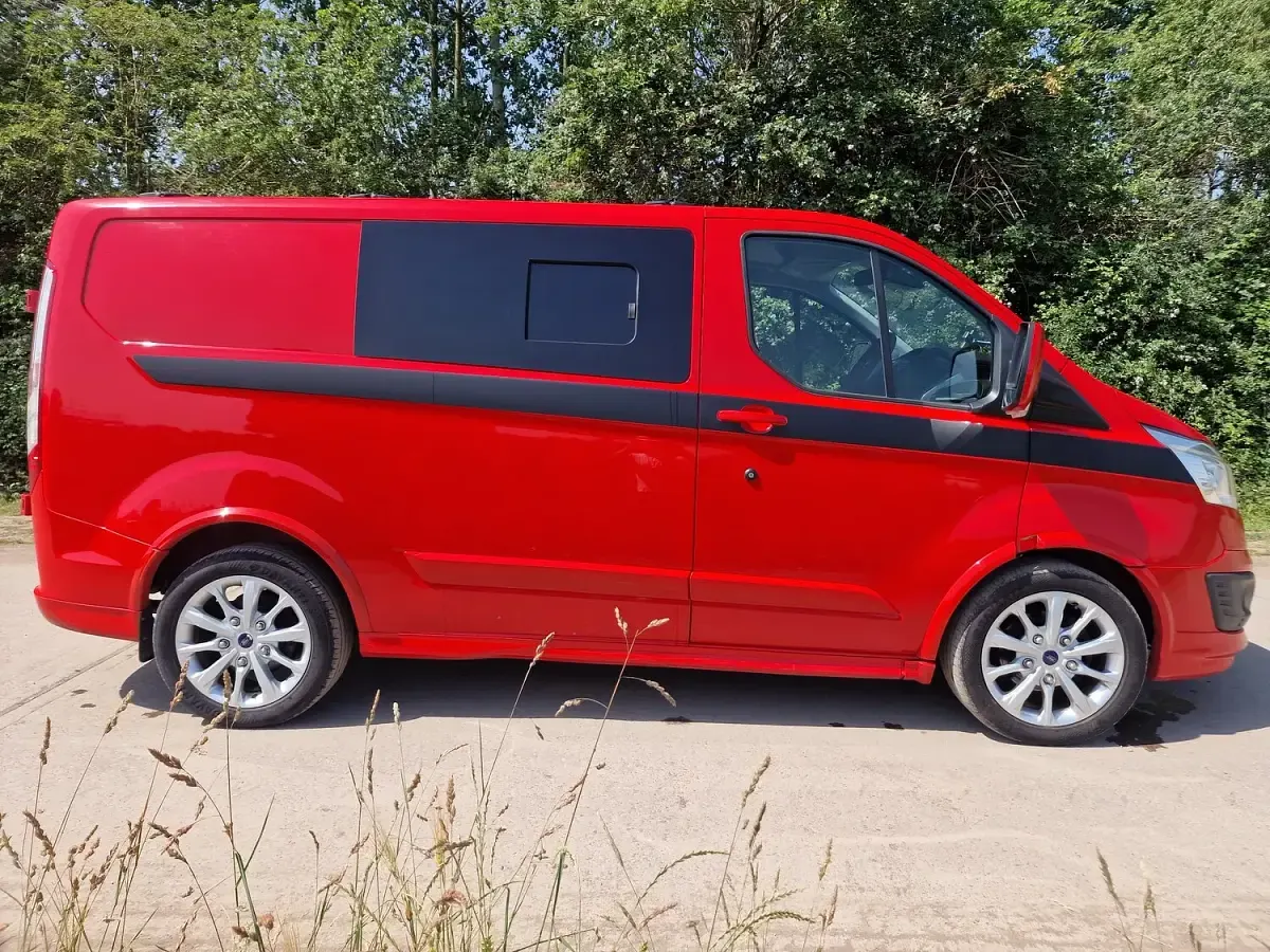 Used Ford Transit Custom Sport 155 HP (114 kW) 2015 Red Van