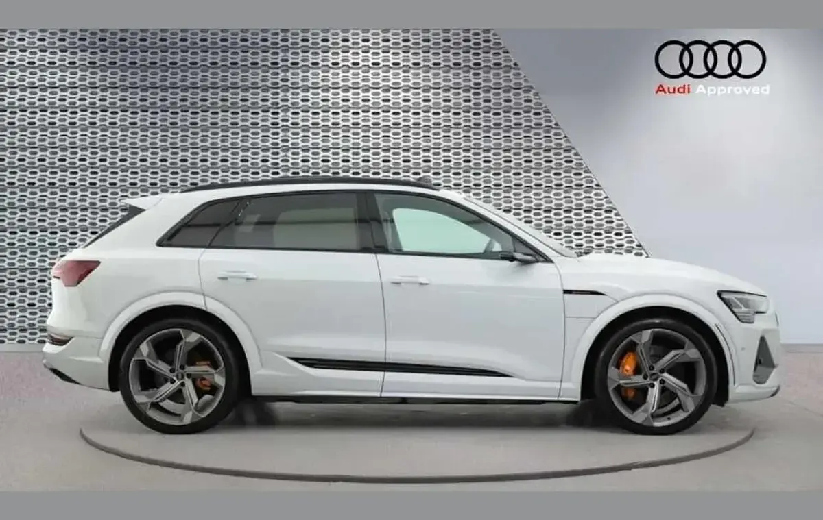 Used Audi e-tron Advanced 369 kW (503 HP) 2022 White SUV