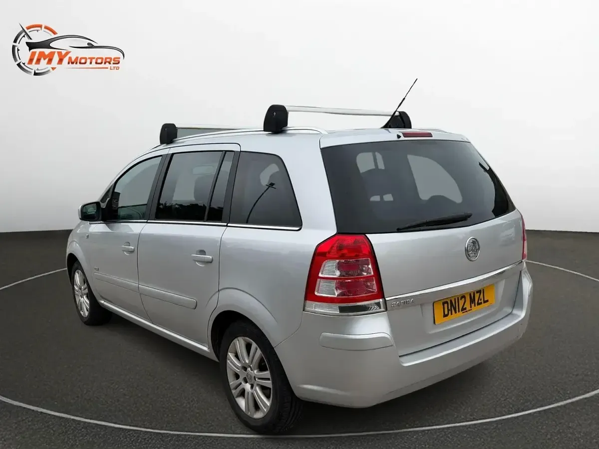 Used Vauxhall Zafira Design Edition 140 HP (102 kW) 2012 Silver MPV