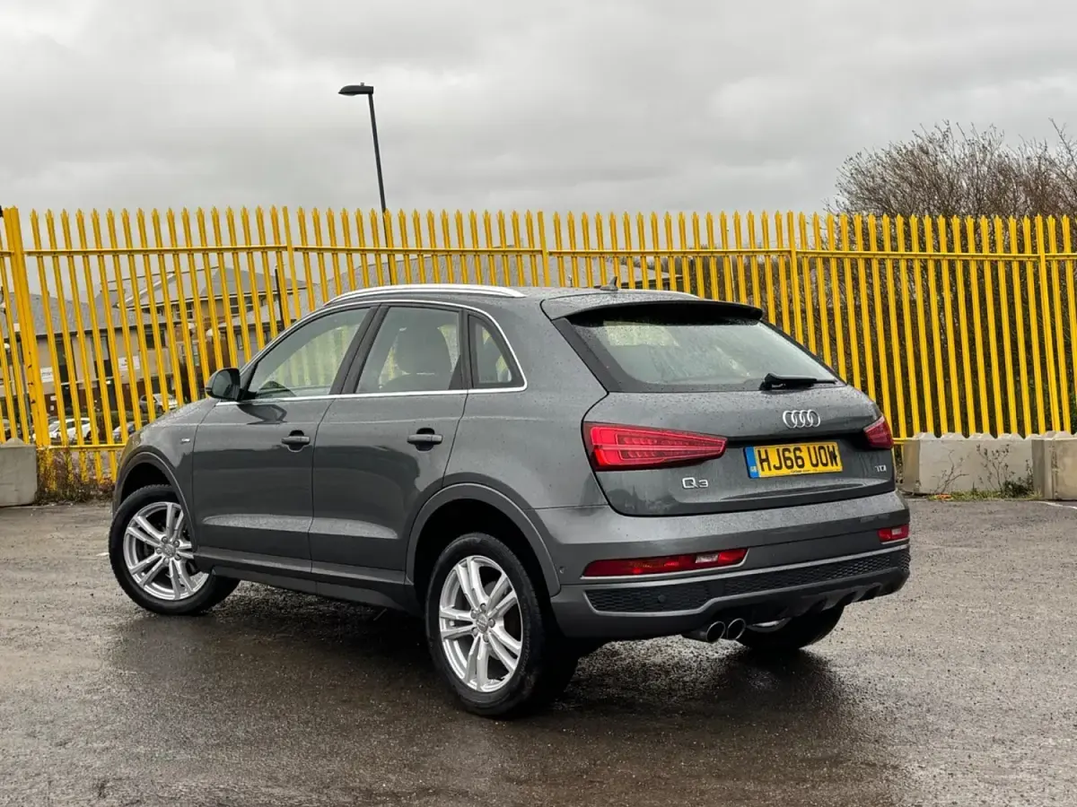 Używany Audi Q3 S-Line 2016 Szary SUV