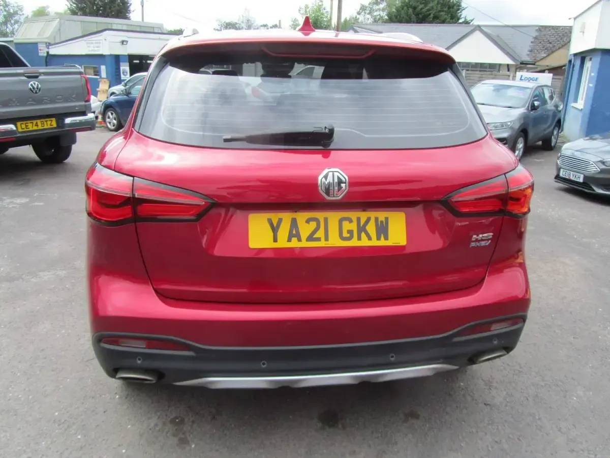 Used MG HS Excite 258 HP (189 kW) 2021 Red SUV