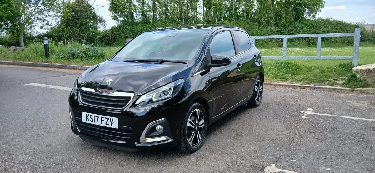 Used Peugeot 108 GT-line 2017 Black Hatchback