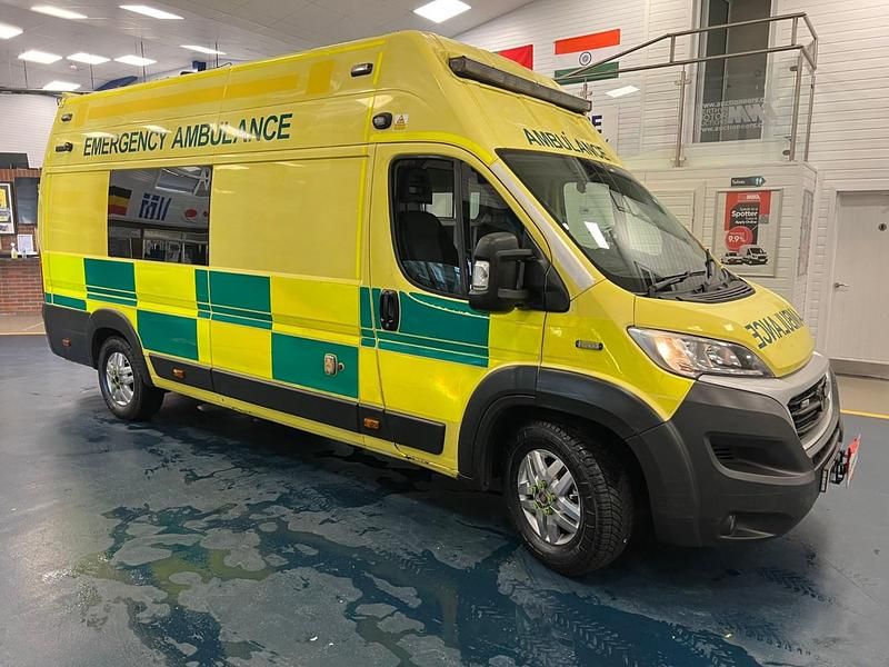 Usado Fiat Ducato 180 HP (132 kW) 2016 Amarelo Van