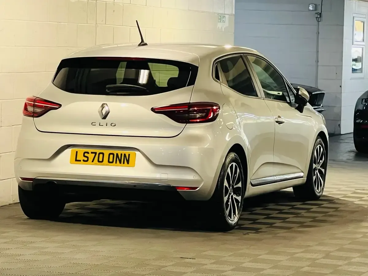 Used Renault Clio Iconic 2020 Silver Hatchback