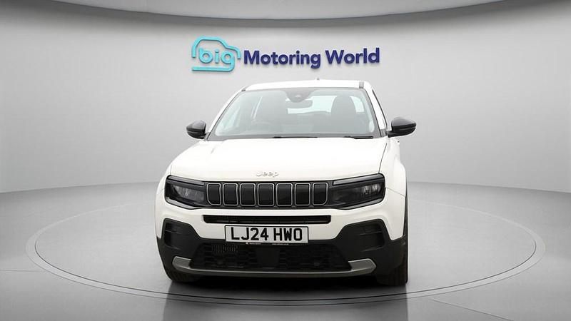 Used Jeep Avenger Altitude 100 HP (73 kW) 2024 White SUV