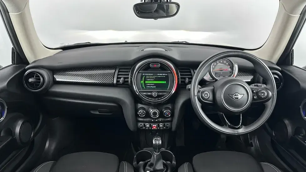 Used Mini Cooper S Classic 189 HP (139 kW) 2019 White Hatchback