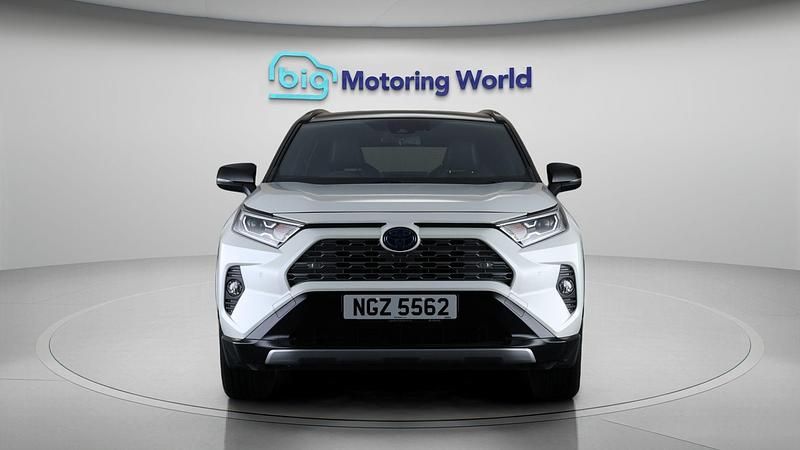 Used Toyota RAV4 Hybrid 215 HP (158 kW) 2019 SUV