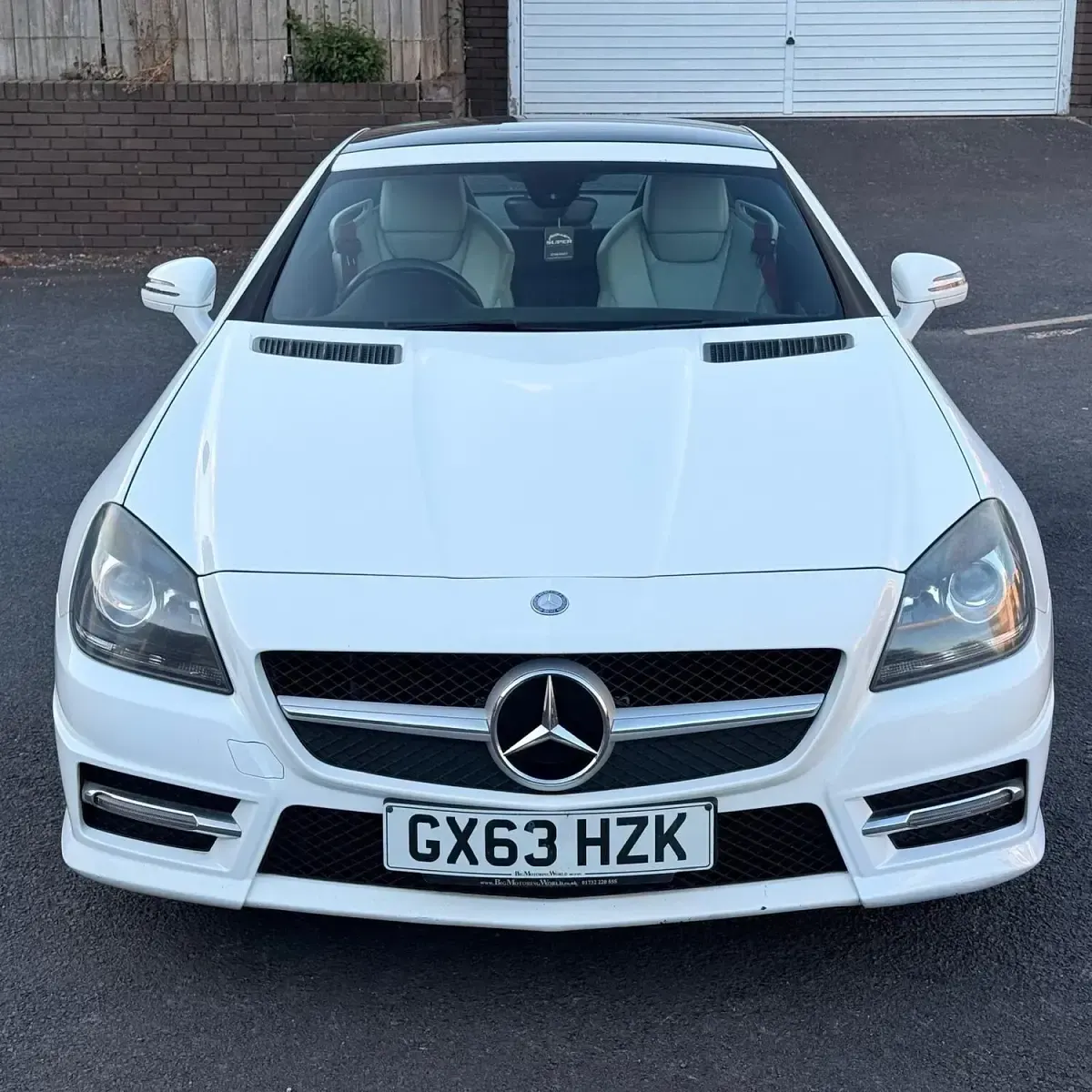 Used Mercedes SLK250 AMG 204 HP (150 kW) 2013 White Cabriolet