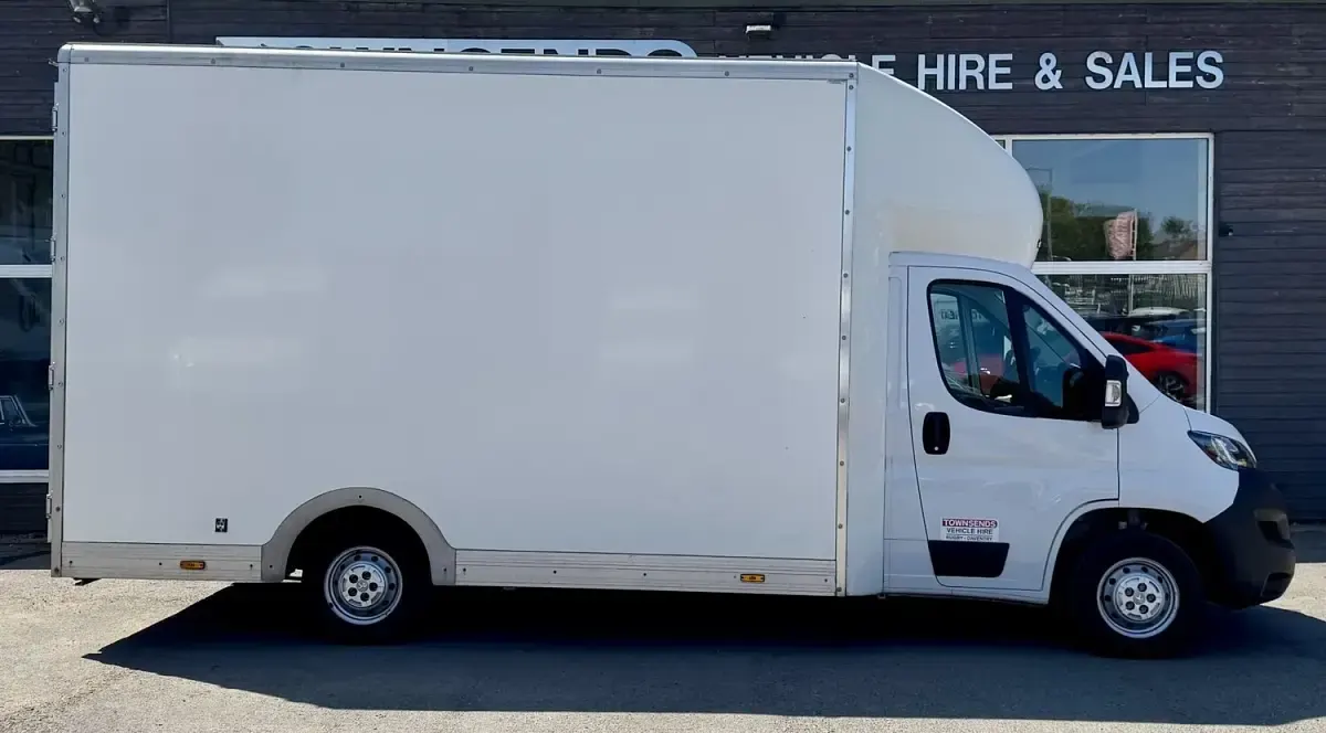 Used Peugeot Boxer 140 HP (102 kW) 2023 White Van