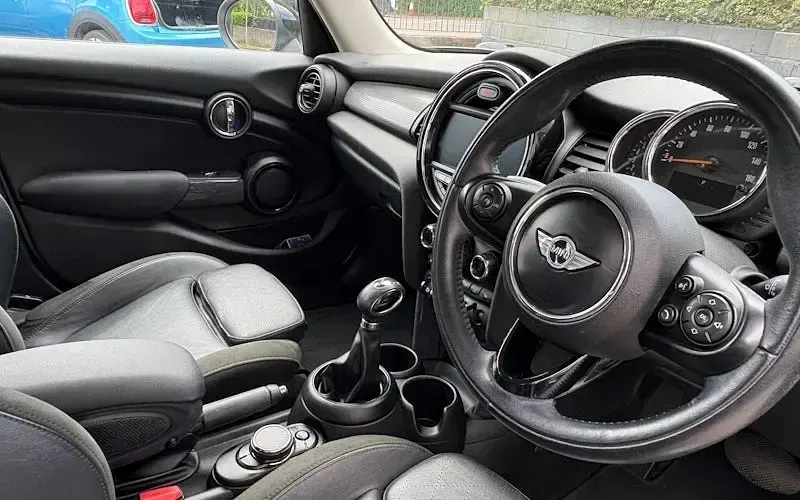 Used Mini Cooper Hatch 136 HP (100 kW) 2017 Hatchback