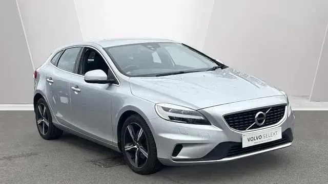 Begagnad Volvo V40 R-Design 121 HK (88 kW) 2016 Silver Halvkombi