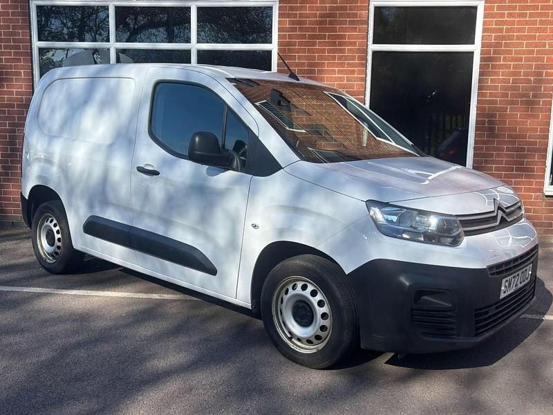 Used Citroën Berlingo 100 HP (73 kW) 2022 White MPV