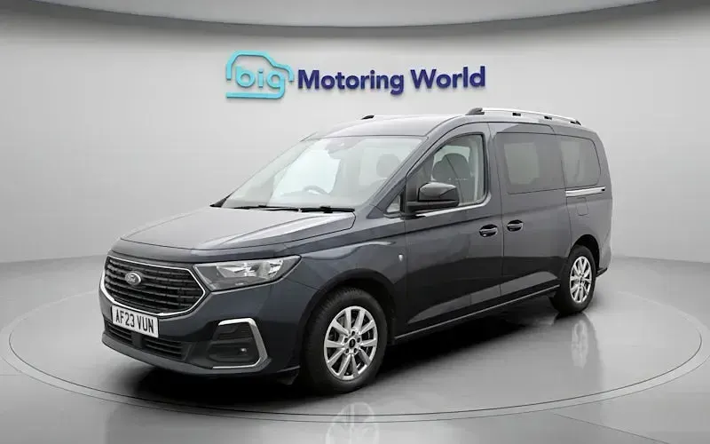 Usado Ford Tourneo Titanium 122 CV (89 kW) 2026 Familiar