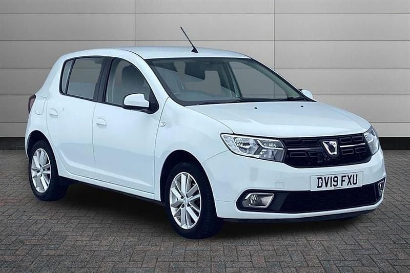 White Used 2019 Dacia Sandero Comfort Hatchback | £5,945 (Good price) - Image 1/4