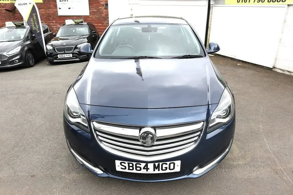 Used Vauxhall Insignia S 140 HP (102 kW) 2015 Blue Hatchback