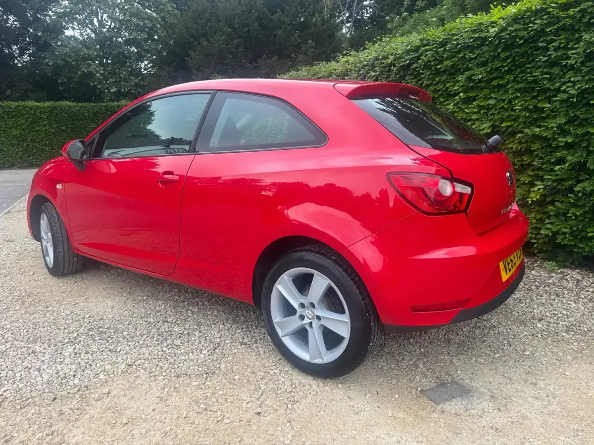 Begagnad Seat Ibiza 2014 Röd Halvkombi