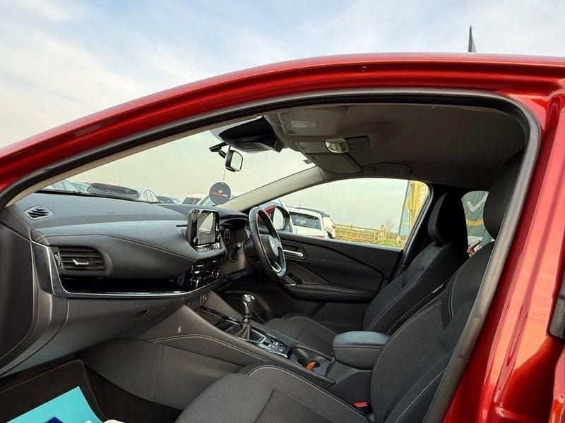 Used Nissan Qashqai N-Connecta 140 HP (102 kW) 2021 Red SUV