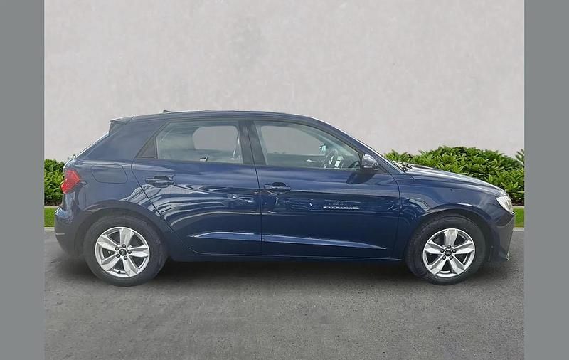 Used Audi A1 Premium 95 HP (69 kW) 2022 Blue SUV