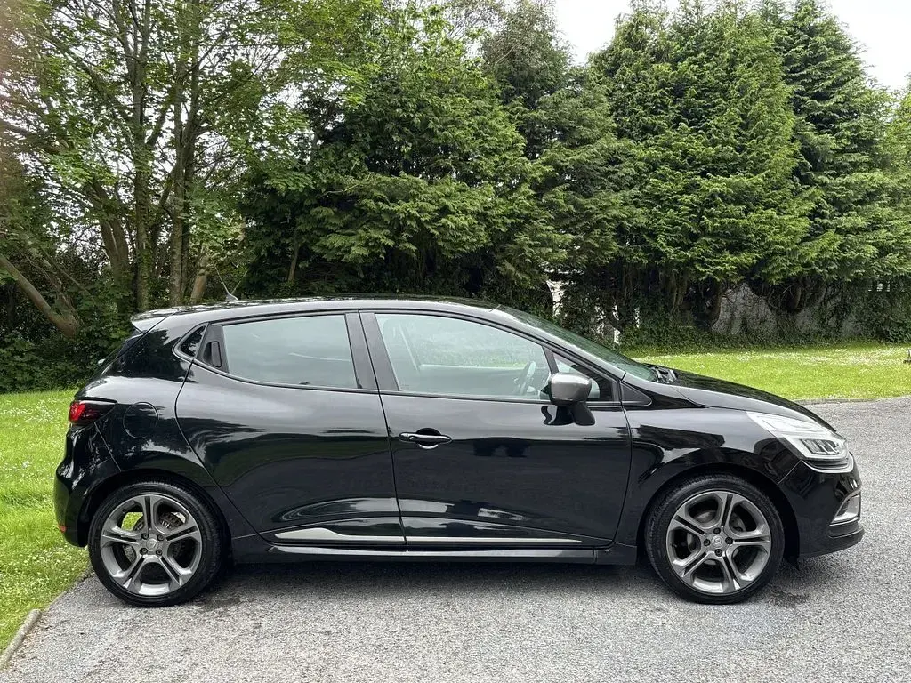 Used Renault Clio IV GT-Line 90 HP (66 kW) 2018 Black Hatchback