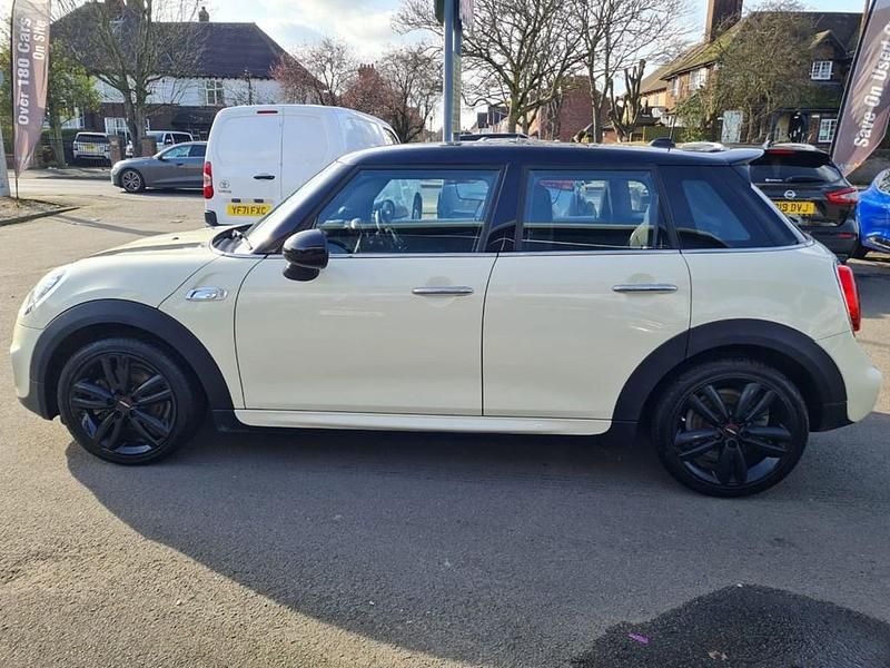 Used Mini Cooper S Hatch 2018 White Hatchback