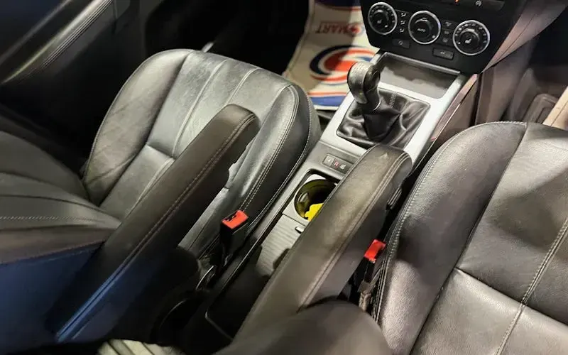 Used Land Rover Freelander 2 SE 150 HP (110 kW) 2014 White SUV