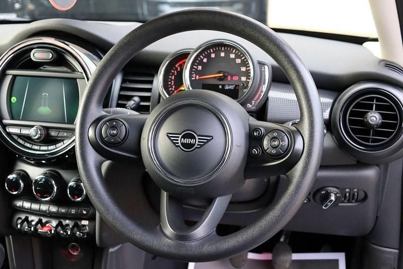 Begagnad Mini Cooper Classic 2020 Grå Halvkombi