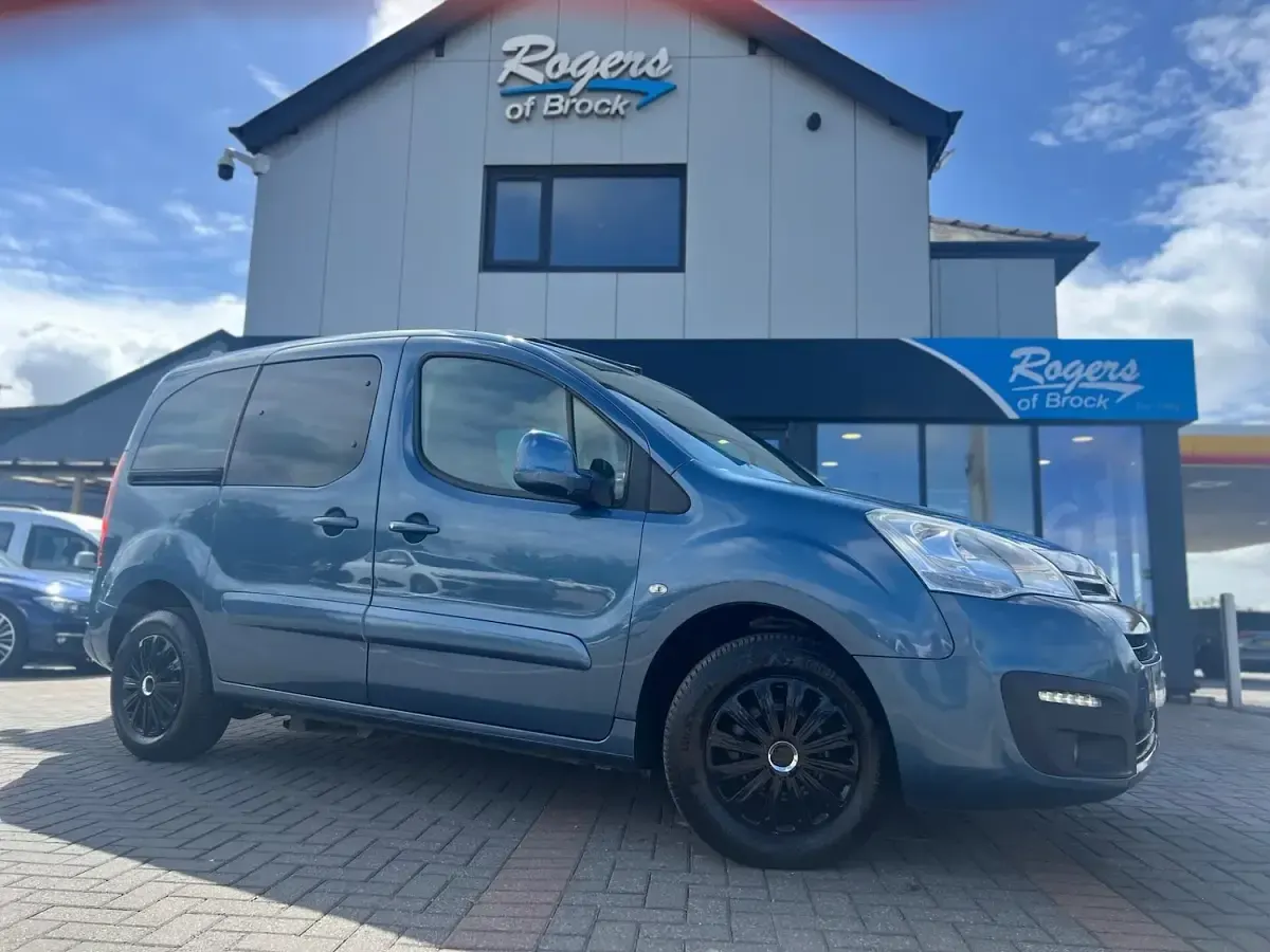 Used Citroën e-Berlingo Feel 100 HP (73 kW) 2017 Blue MPV