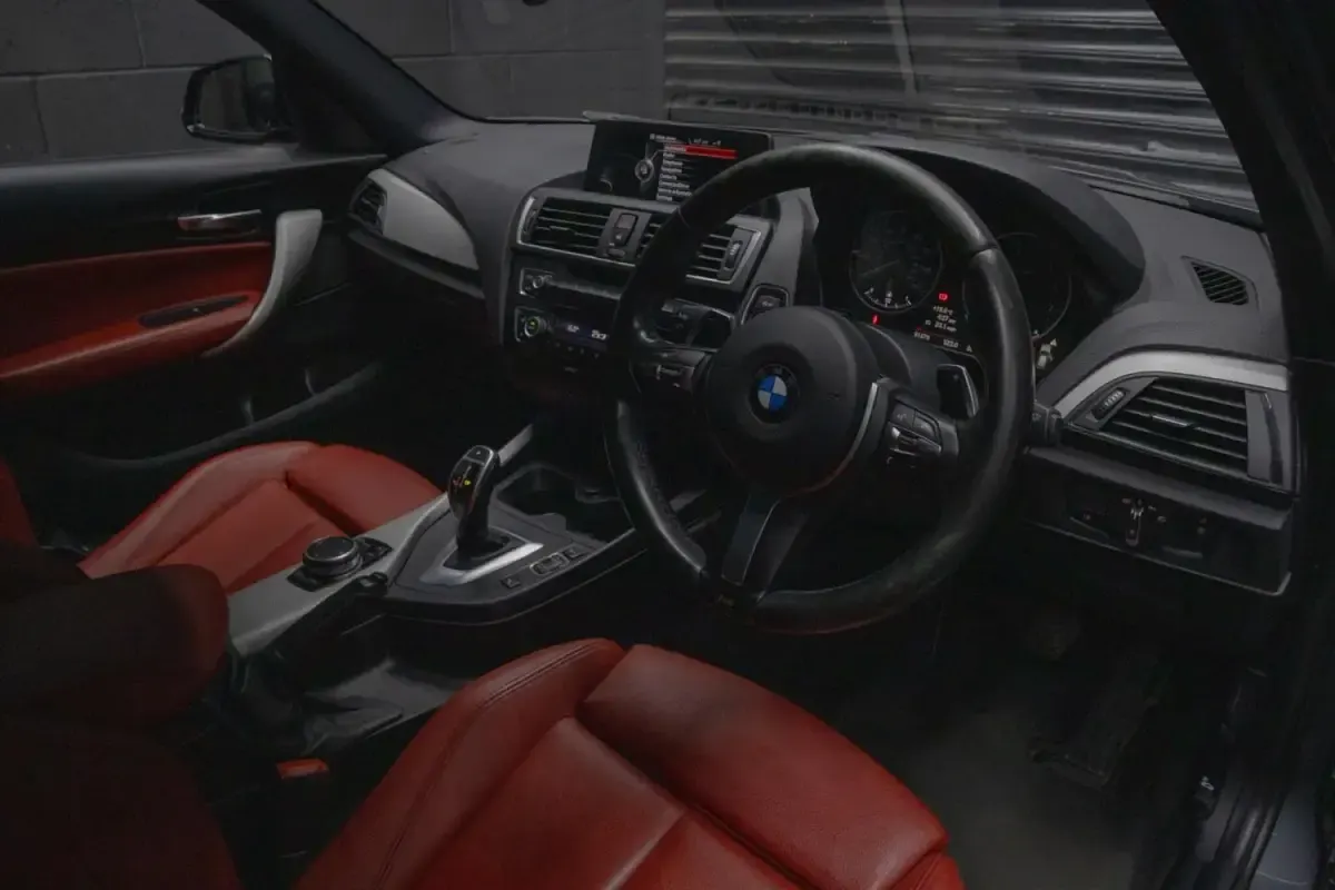 Usado BMW M135 Comfort Edition 2016 Gris Utilitario