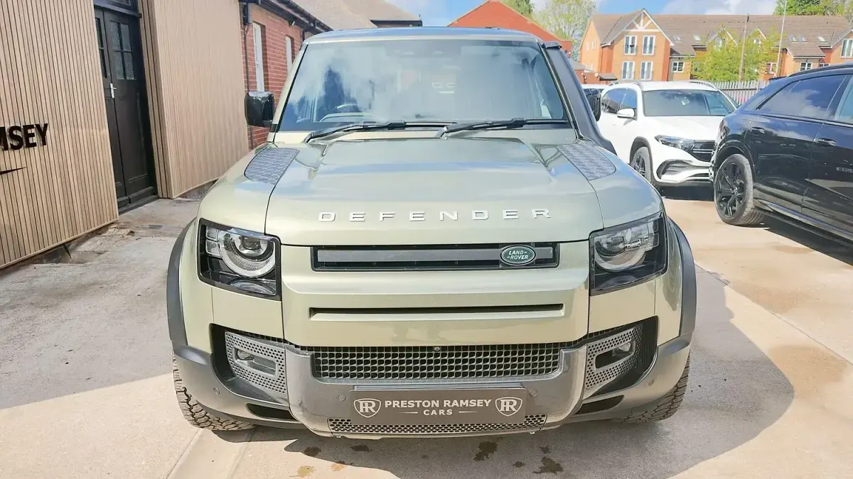 Used Land Rover Defender SE 2020 Green SUV