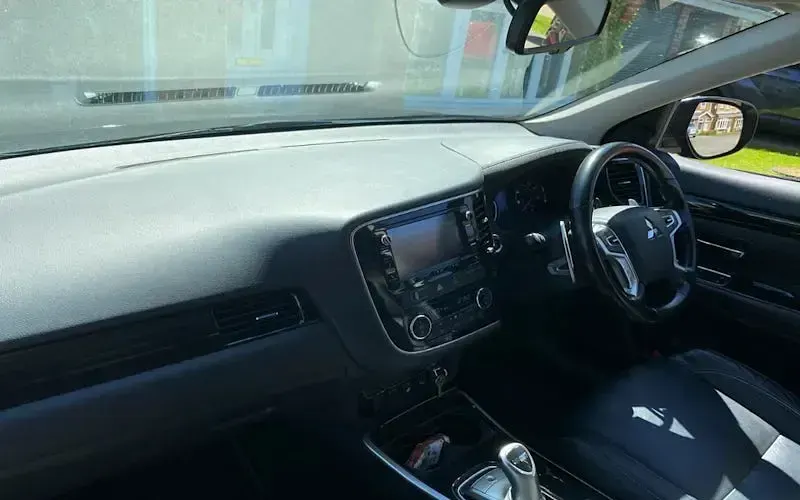 Usado Mitsubishi Outlander P-HEV 203 HP (149 kW) 2017 Preto Carrinha