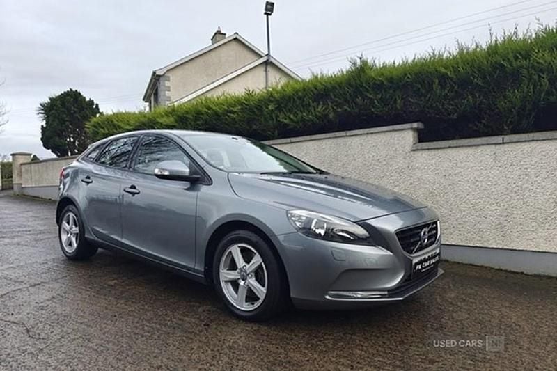 Grey Used 2014 Volvo V40 Hatchback | £5,995 (Good price) - Image 1/1