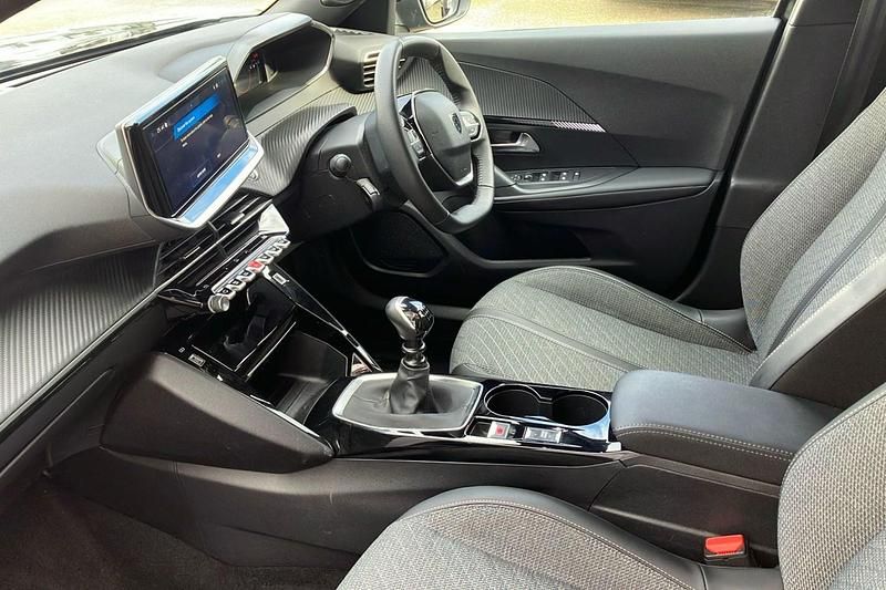 Used Peugeot 2008 Allure 130 HP (95 kW) 2025 Black SUV