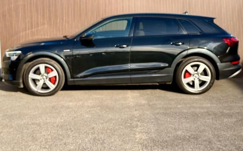 Used Audi e-tron Design 300 kW (408 HP) 2020 SUV