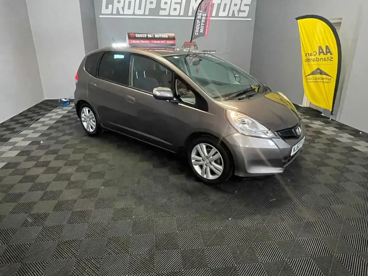 Used Honda Jazz ES 99 HP (72 kW) 2013 Brown Hatchback