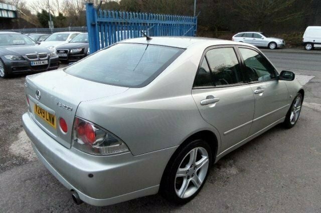 Used Lexus IS200 153 HP (112 kW) 1999 Sedan