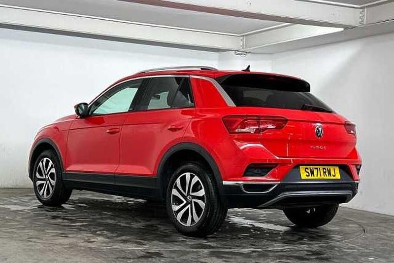 Used VW T-Roc Active 110 HP (80 kW) 2022 Red SUV