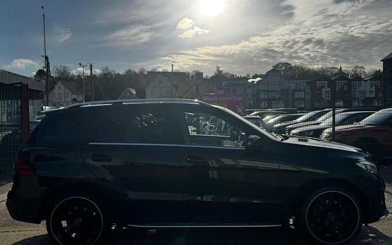 Used Mercedes GLE250 AMG Line Premium 204 HP (150 kW) 2017 Black Estate