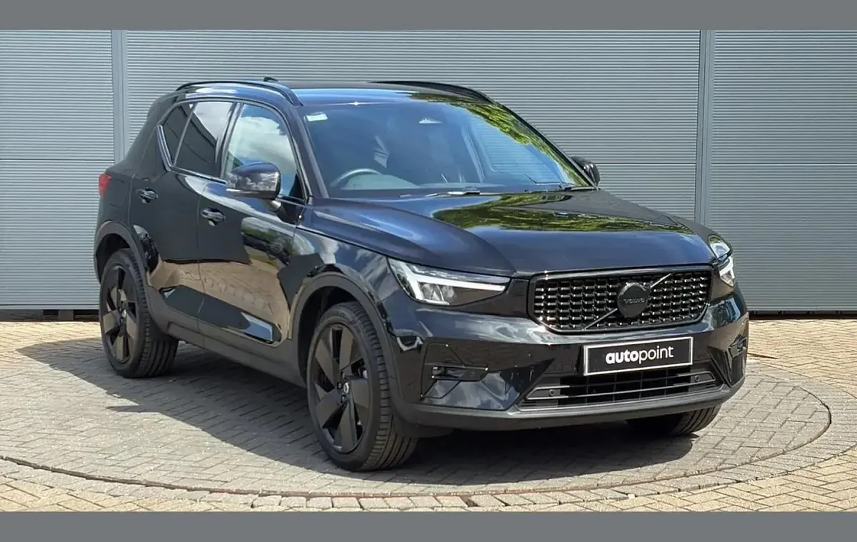 Used Volvo XC40 Plus 194 HP (142 kW) 2025 Black SUV
