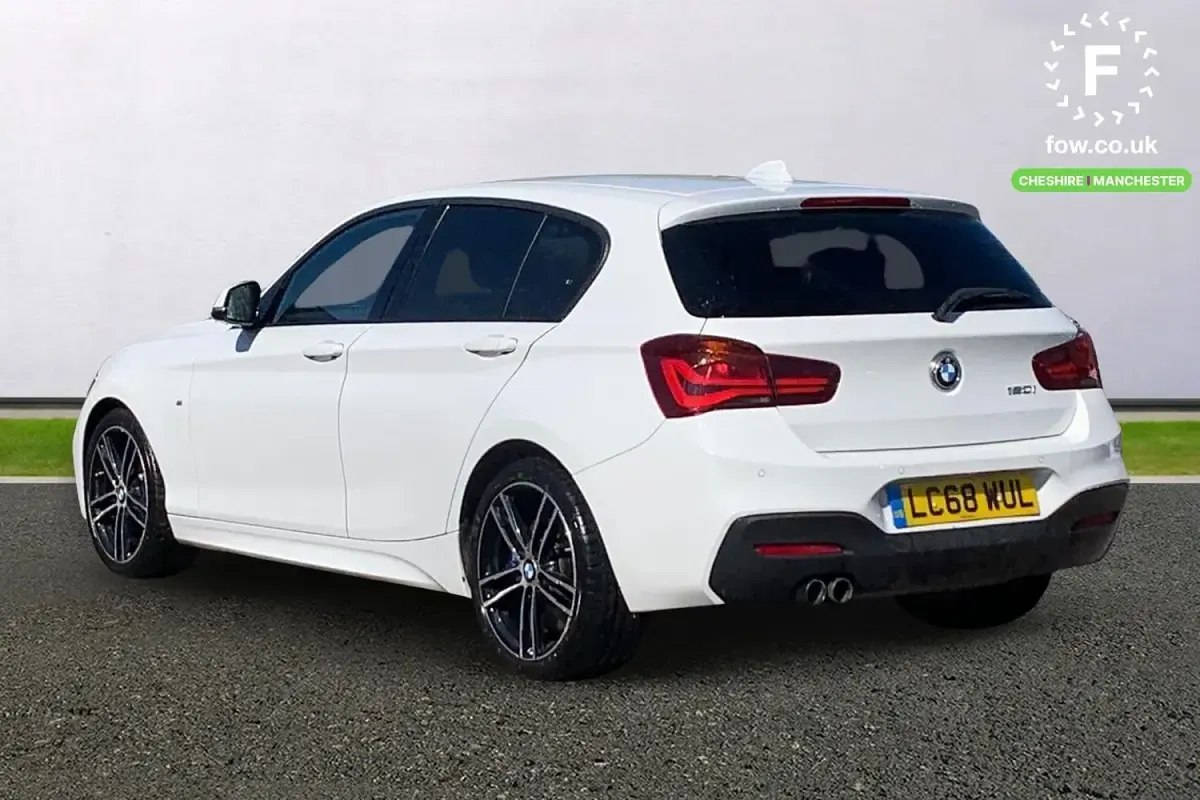 Begagnad BMW 120 Efficient Dynamics 184 HK (135 kW) 2018 Vit Halvkombi